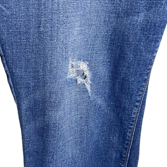 Old Navy the Sweetheart Women’s 14 Straight /slim leg distressed 5 pocket jeans - Picture 3 of 7